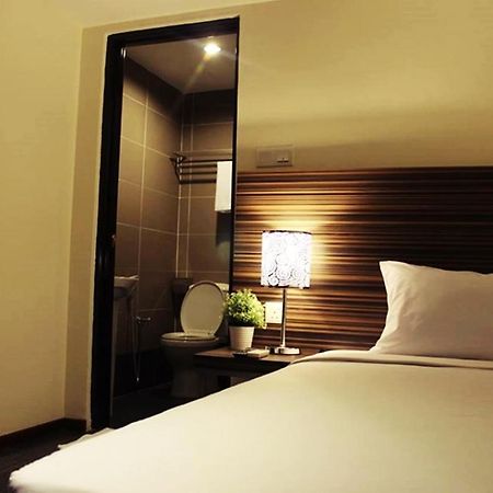 Hotel Sara'S Inn, Shah Alam Exterior photo