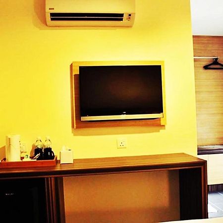 Hotel Sara'S Inn, Shah Alam Exterior photo