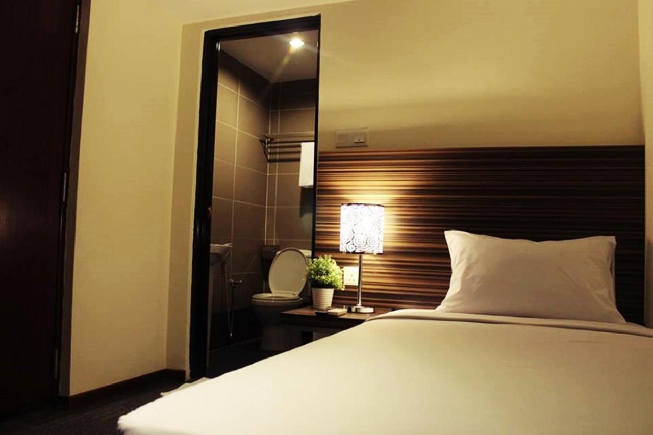 Hotel Sara'S Inn, Shah Alam Exterior photo